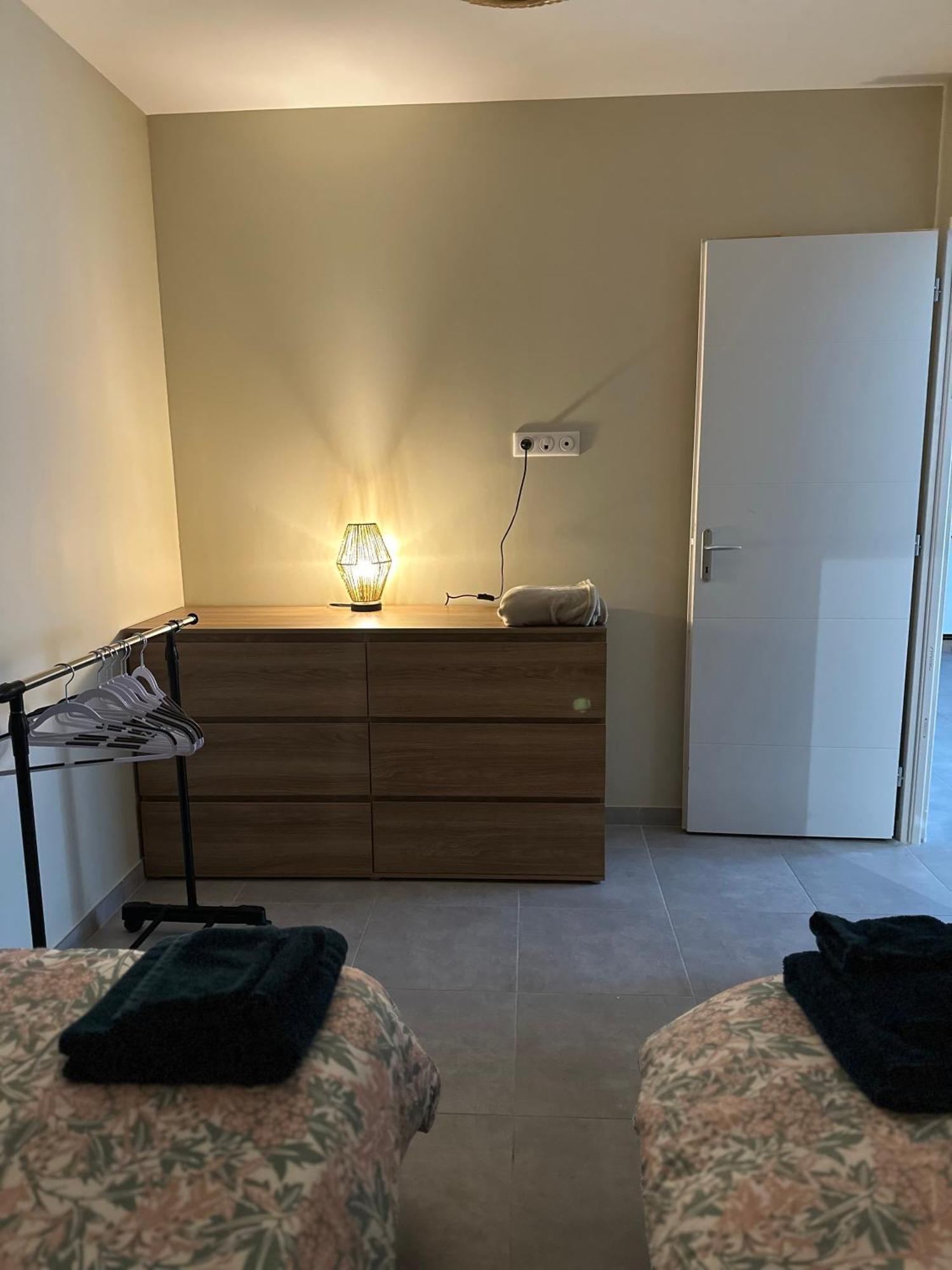 Maison T3 Dans Un Village Calme Saint-Mitre-les-Remparts Extérieur photo
