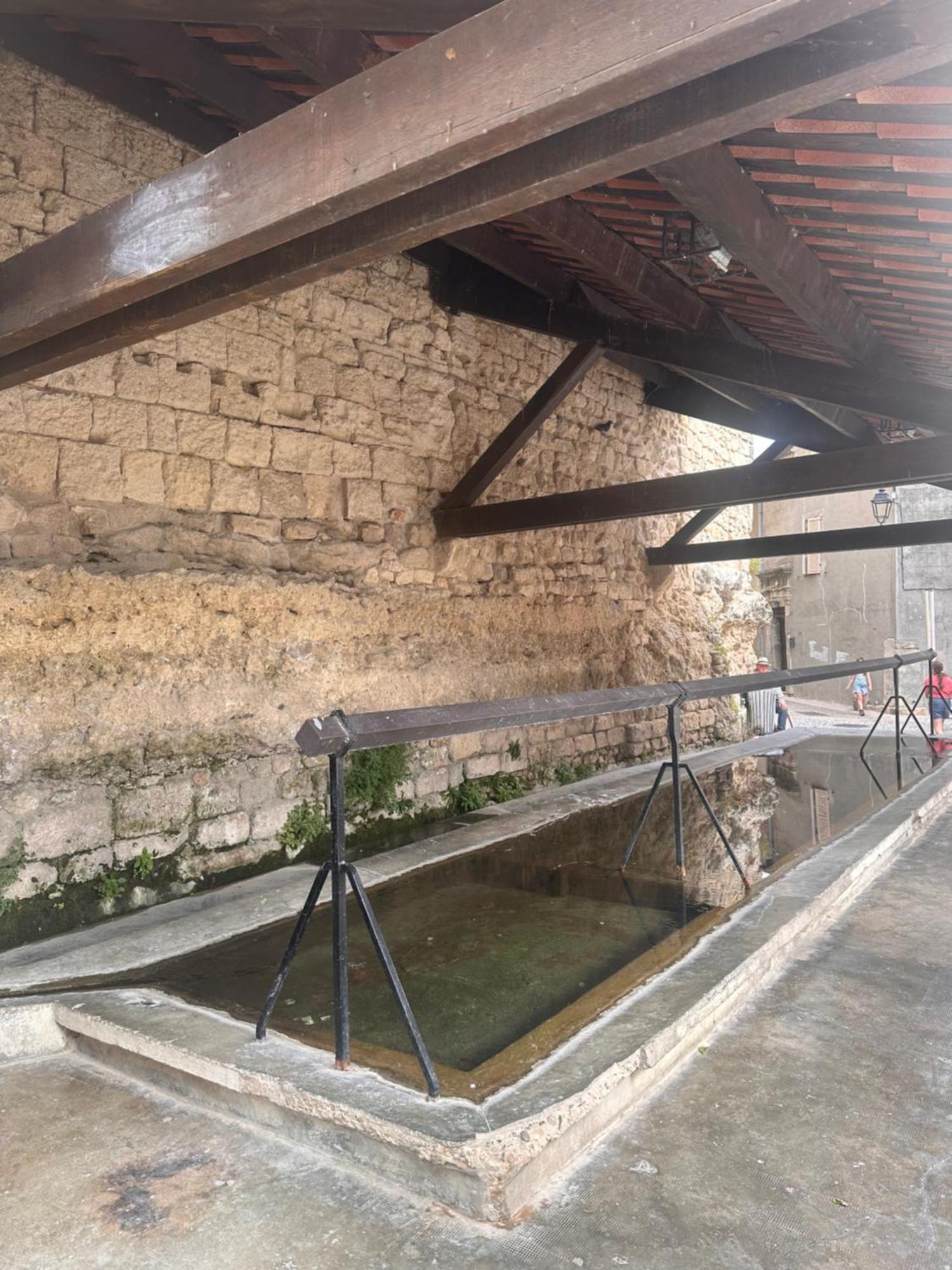 Maison T3 Dans Un Village Calme Saint-Mitre-les-Remparts Extérieur photo